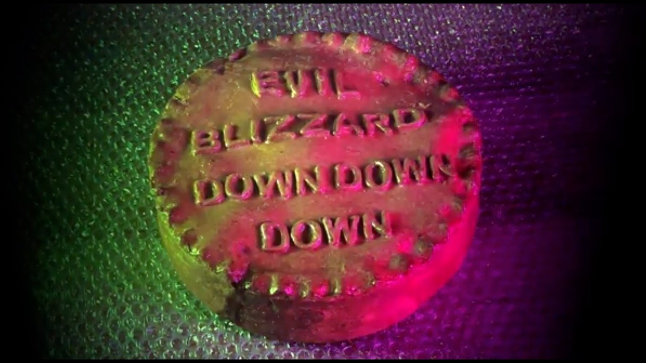 Guarda Down Down Down su YouTube Guarda Down Down Down su YouTube