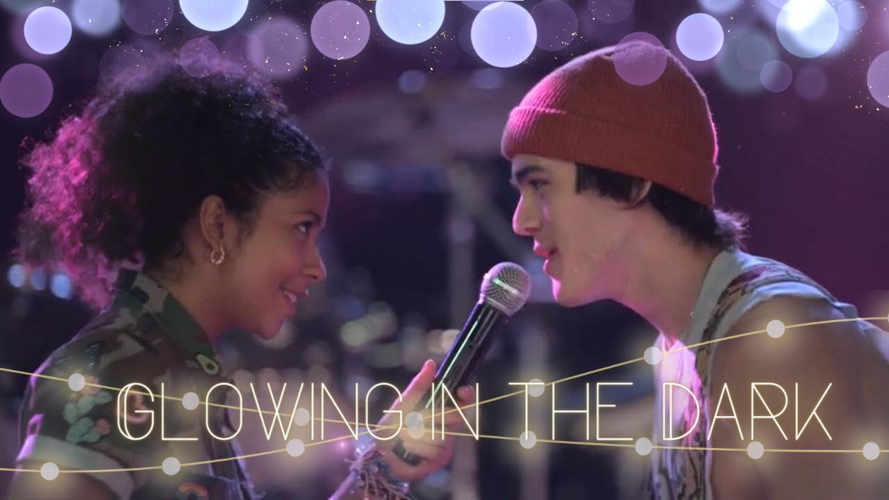 Glowing in the Dark - Julie and The Phantoms