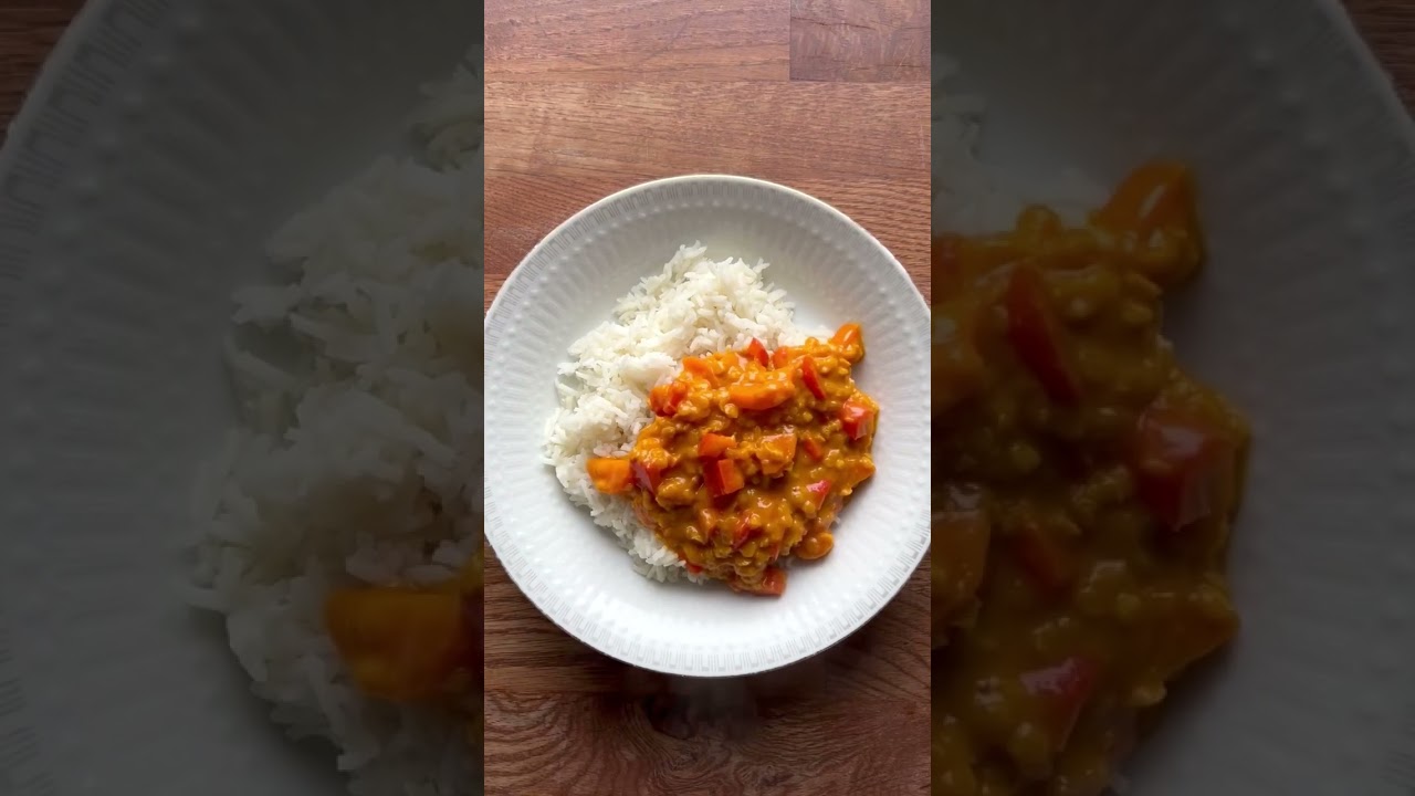 🥥 Vegetarisk kokoskarry med røde linser og ris