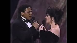 Linda Ronstadt & Aaron Neville – “Don’t Know Much” (Live at the 1990 Grammy Awards)
