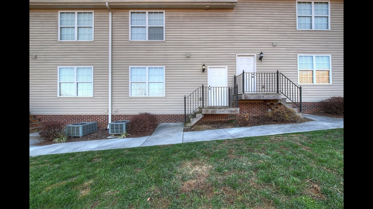 578 Grays Pointe Ct, Johnson City, TN 37615
