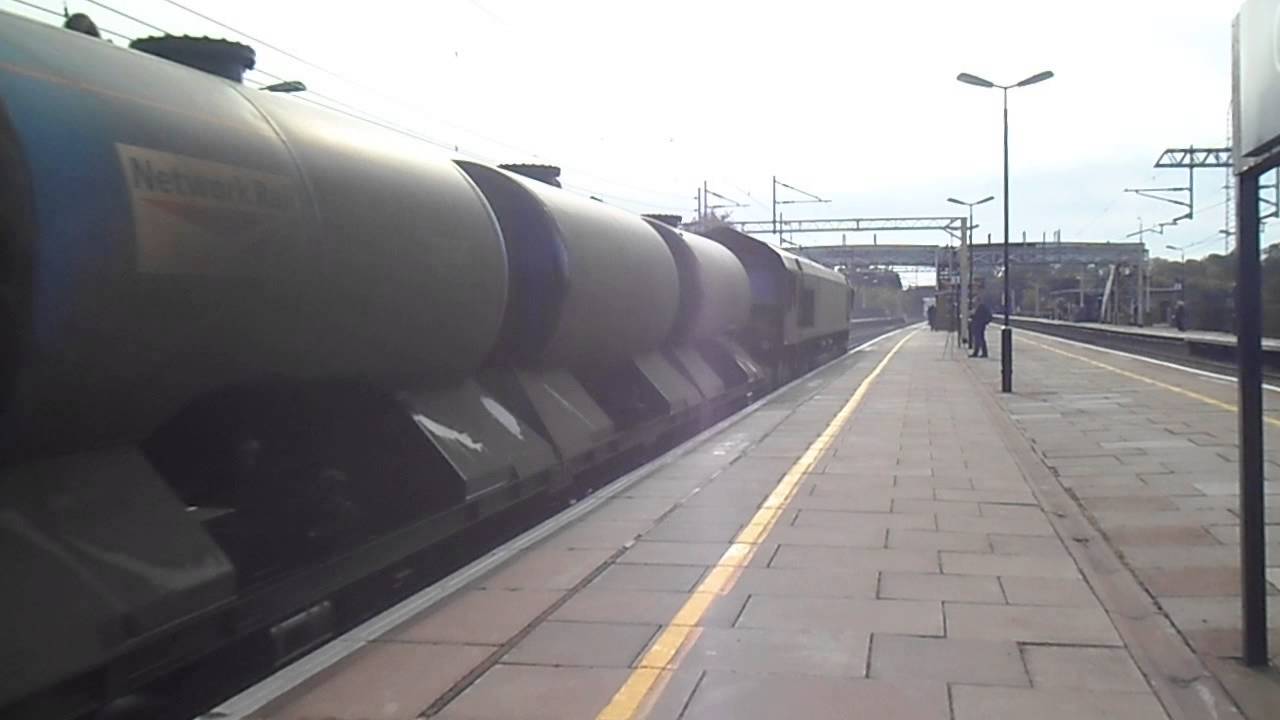 2X EWS Class 66's pull the RHTT Autumn Network Rail Water Cannon past Cheddington 20/10/12