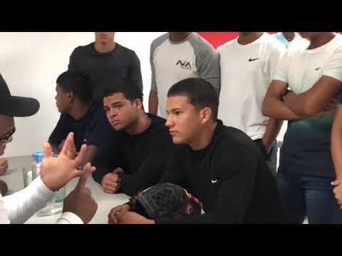 El Grandes Ligas Pablo Sandoval Visitó su Academia en Venezuela
