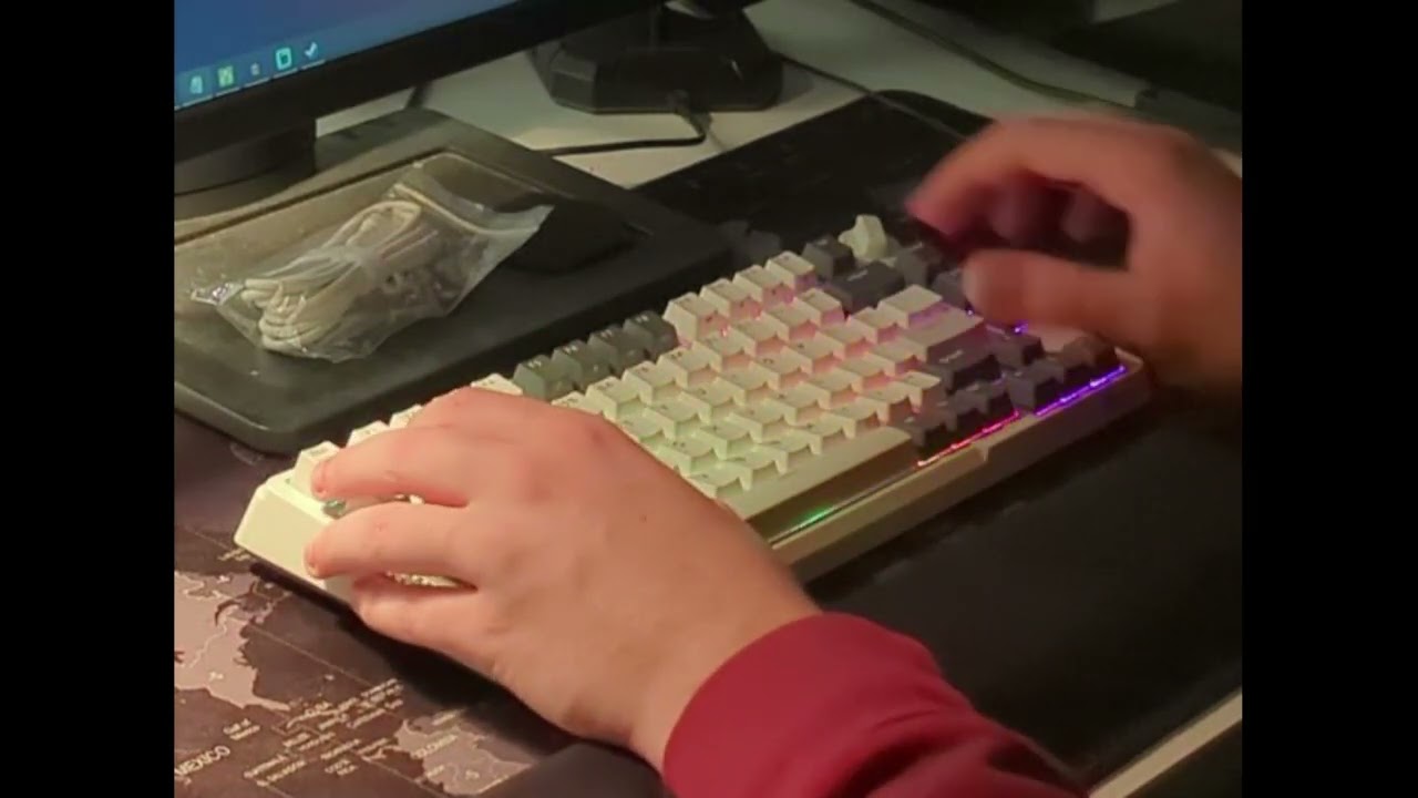 Royal Kludge H81 keyboard sound test