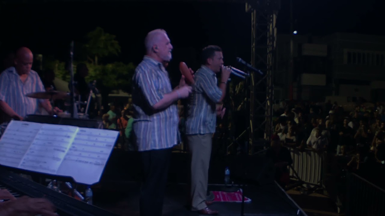 Rafael Ithier en el piano...nos Vamos Pa' La Loma con el Gran Combo. Qué lo disfruten!