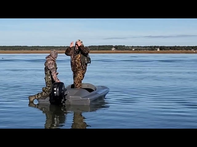 South Carolina Duck Hunter Got Ejected From His Boat And A Friend There For The Rescue class=