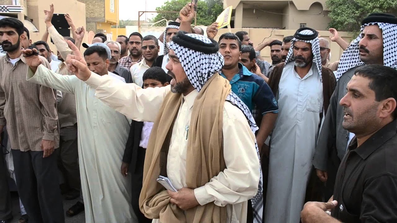 بالفيديو.. عراقي يحصل على "سنوية" سيارته من ضابط المرور بطريقة غير متوقعة على الاطلاق!