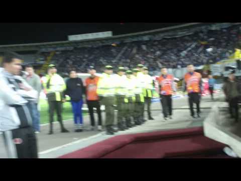 Entrada de  los jugadores al camerino  clásico Millos VS Santa Fe