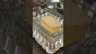 Винтажная маслёнка, нож и подставка. Мягкое масло оно лучшее!