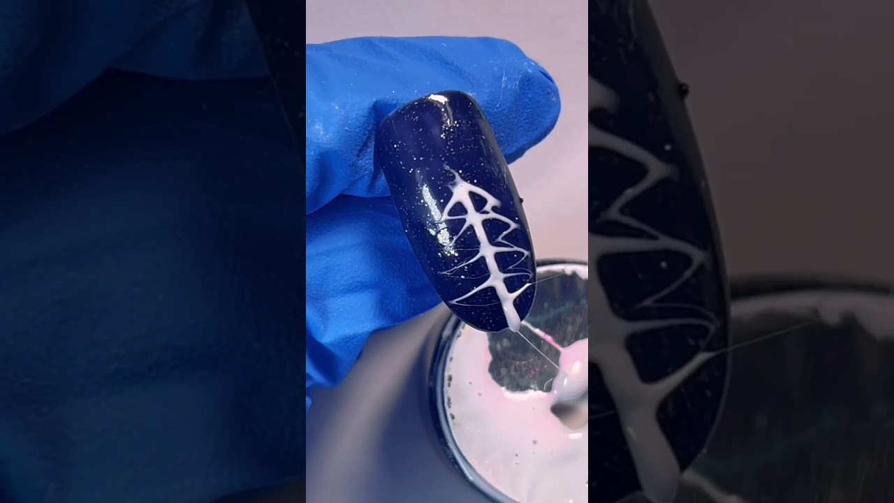 Christmas tree nails designs. 