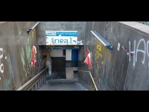 Video La Metropolitana di Napoli è interessante… (Bus e treni S1 Ep24)