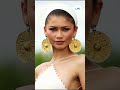 ¿Por qué razón están cancelando a Zendaya por estos aretes?
