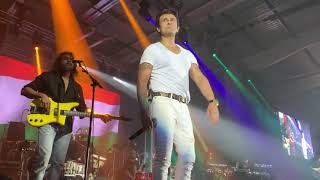 Sandeshe ate hai from Border film Live Performance By Sonu Nigam Resimi