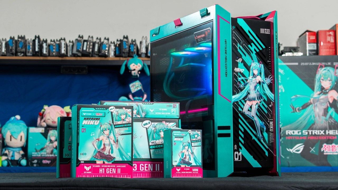 Building the ULTIMATE Hatsune Miku Gaming PC! 🎧💚 (RTX 5080 ROG