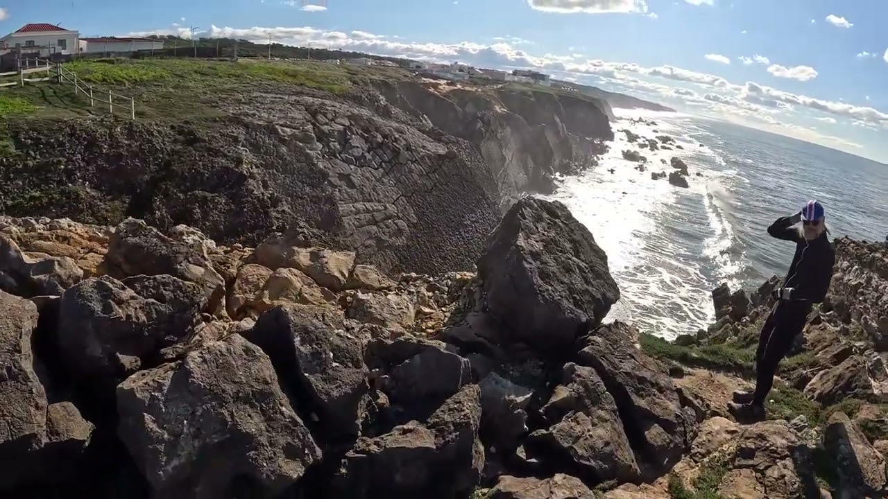 Cliffs, Waves & Coffee Before the Ride Back ☕🌊🚴‍♂️