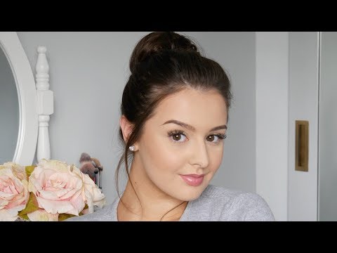 EVERYDAY MESSY BUN TUTORIAL