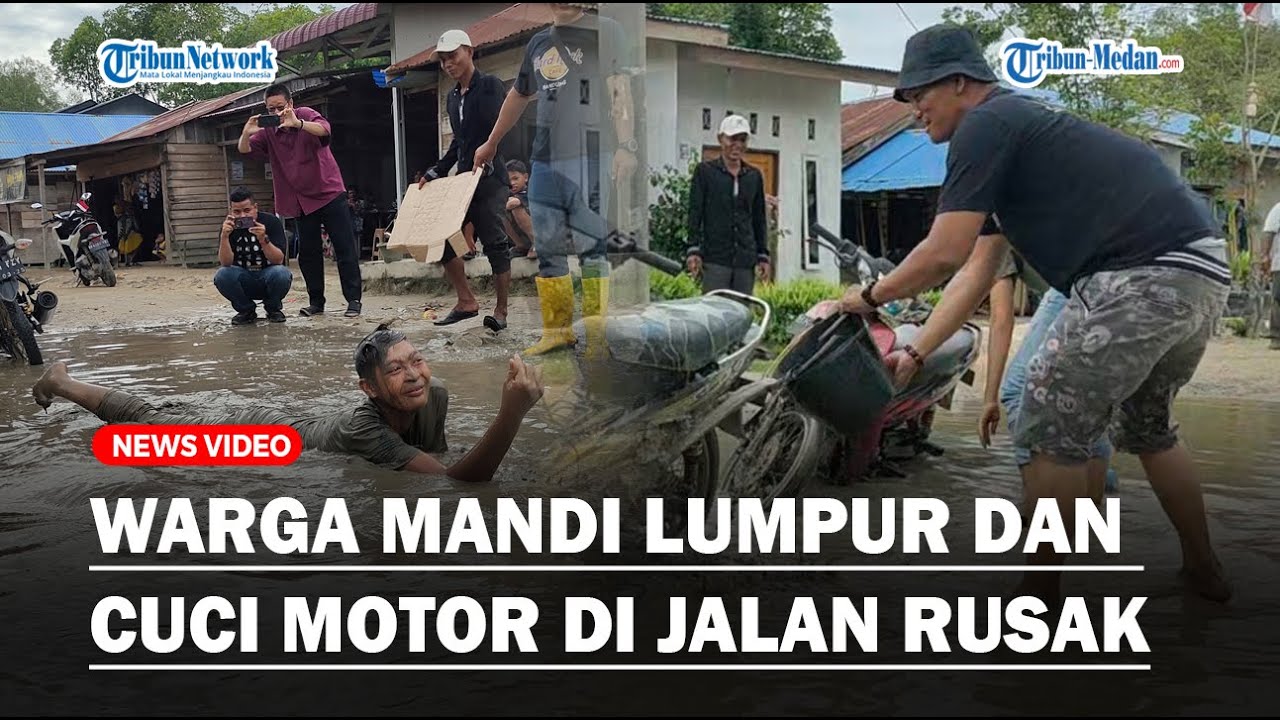 Warga Lakukan Aksi Mandi Lumpur dan Cuci Motor, Kecewa Dengan Jalan Rusak Tak Kunjung Diperbaiki
