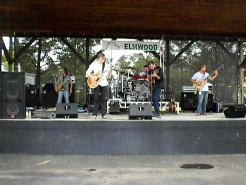 Elmwood featuring Joe Robinson on Guitar playing S...