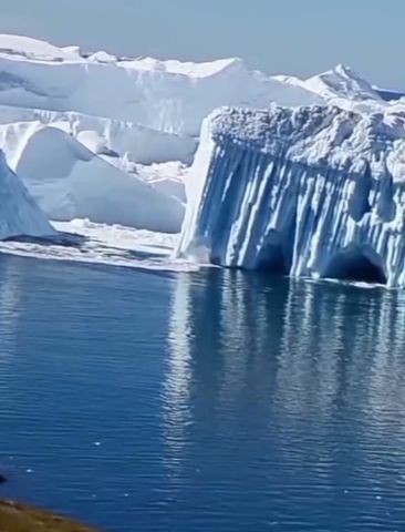 giant iceberg breaking #nature #glaciercollapse #iceberg