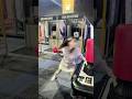 彼女にパンチングマシーンやらせたら想定外すぎたwww #Shorts