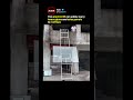 This Smart Electric Ladder Lift Moves Fragile Glass Sheets Safely to Rooftops