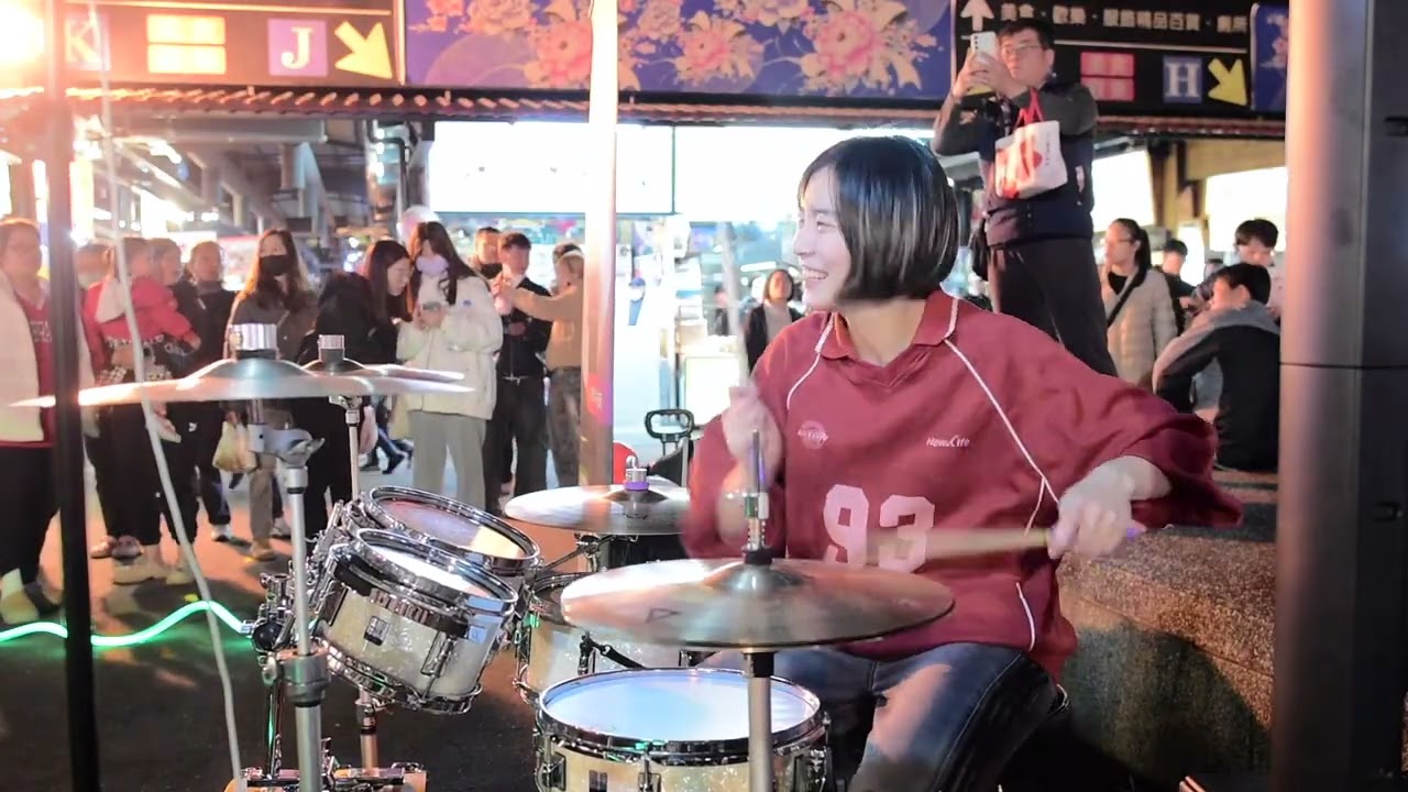 YOASOBI《Idol》街演 FEB | 羅小白 S.white