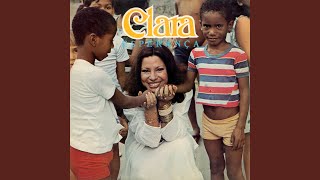 Video thumbnail of "Clara Nunes - Ê Favela"