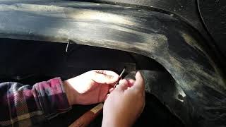 Jeep JKU rear fender - plastic rivet pins install