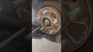 REMOVE SEIZED ROTOR BOLTS! #automobile #gm #mechanic #diy #brakesystem #tricks