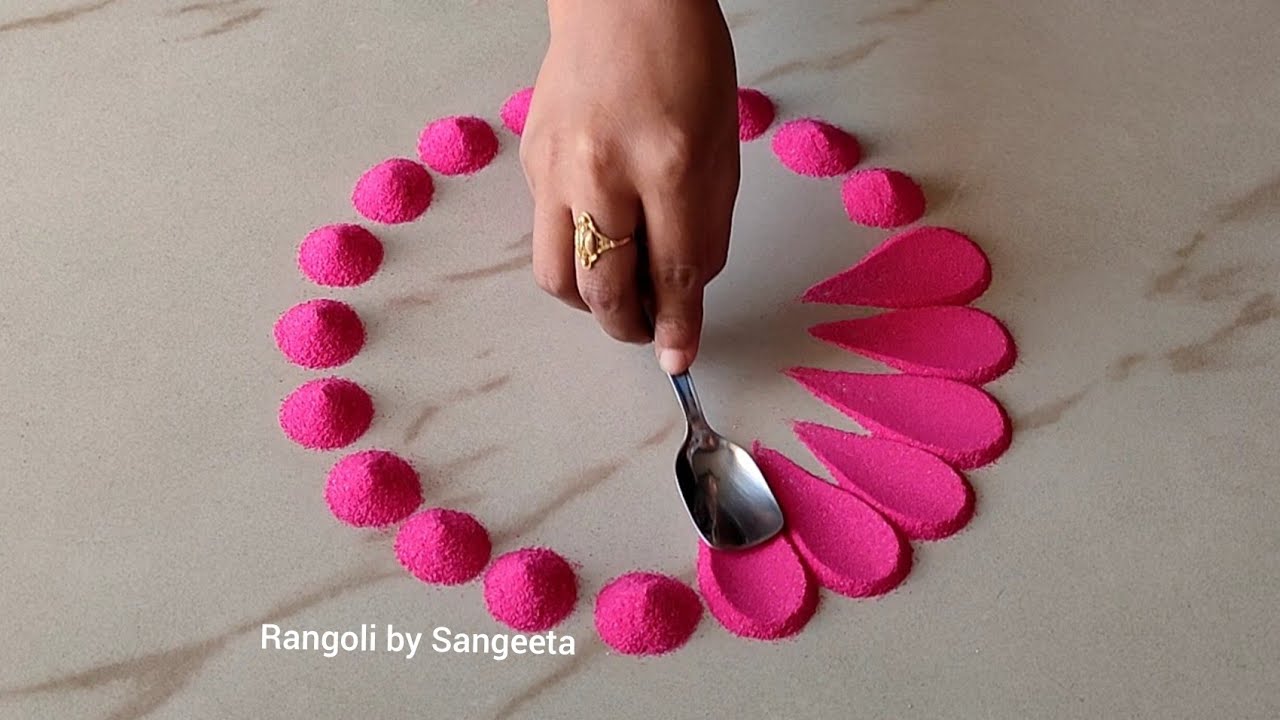 आसान और सरल रंगोली हर रोज के लिए - चम्मच का उपयोग करके रंगोली डिजाइन बनाएं, Spoon Trick