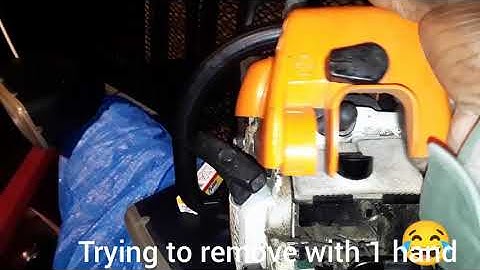 STIHL MS170 Spark Plug Change(2)