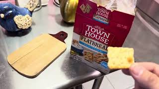 Sean Checks It Out Episode 96 – Townhouse Flatbread Crisps (Flavorful but Tasty?)