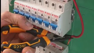 Ten minutes are enough to finish the home electrical distribution board