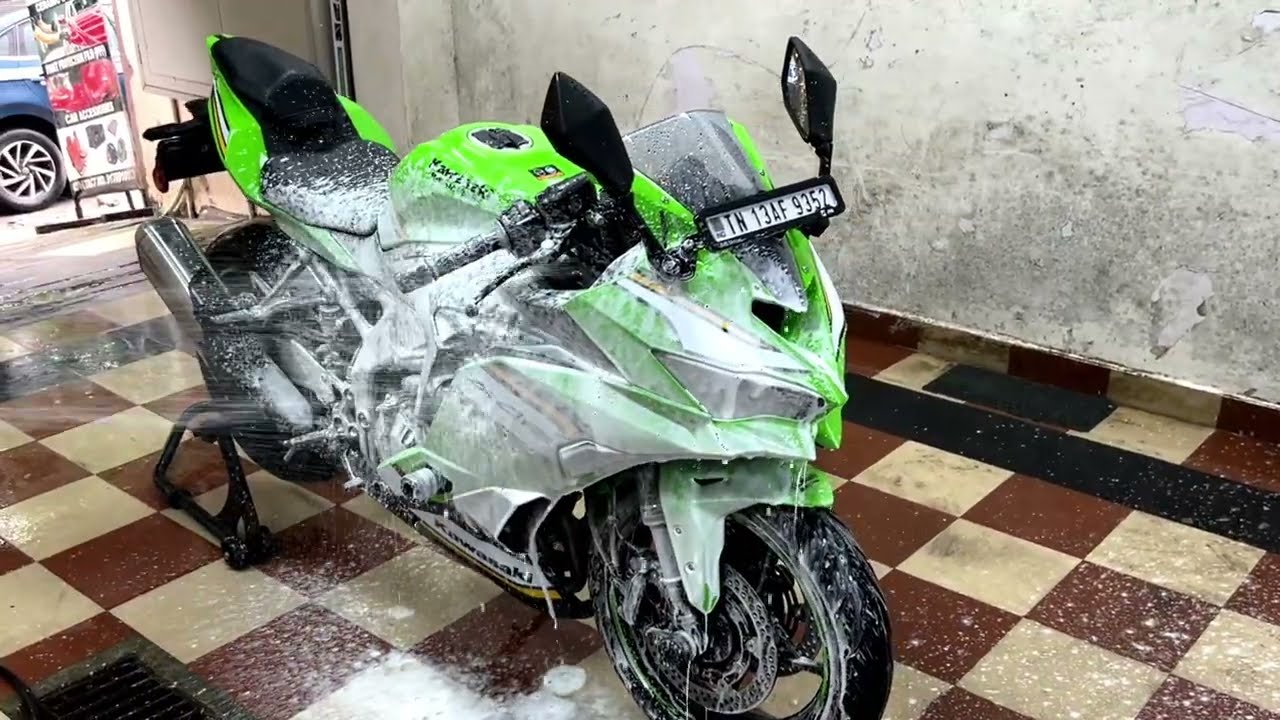 Kawasaki ZX4RR - BIKE WASH | DETAILING & PPF INSTALLATION - YouTube