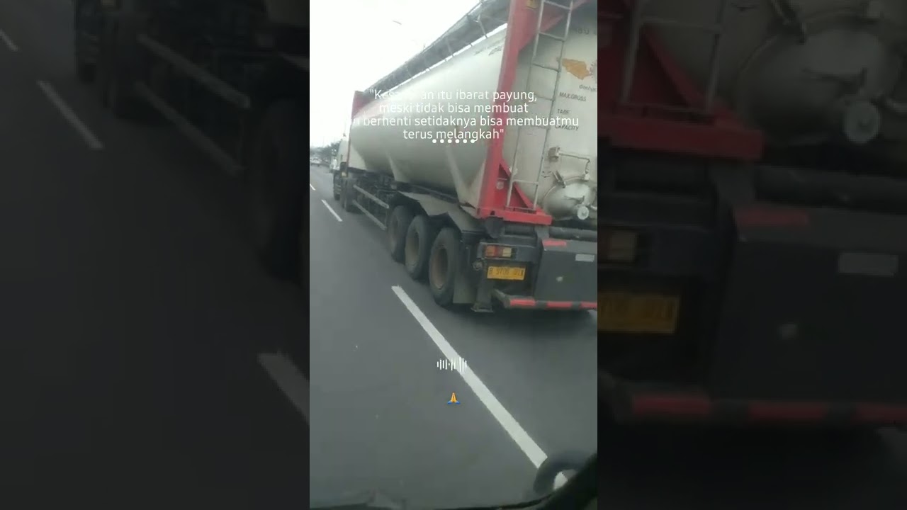 Truk tangki Den Hartogh muatan gas kimia 