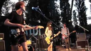 Miniatura de "Yuck - Sunday (live at Midi Festival)"