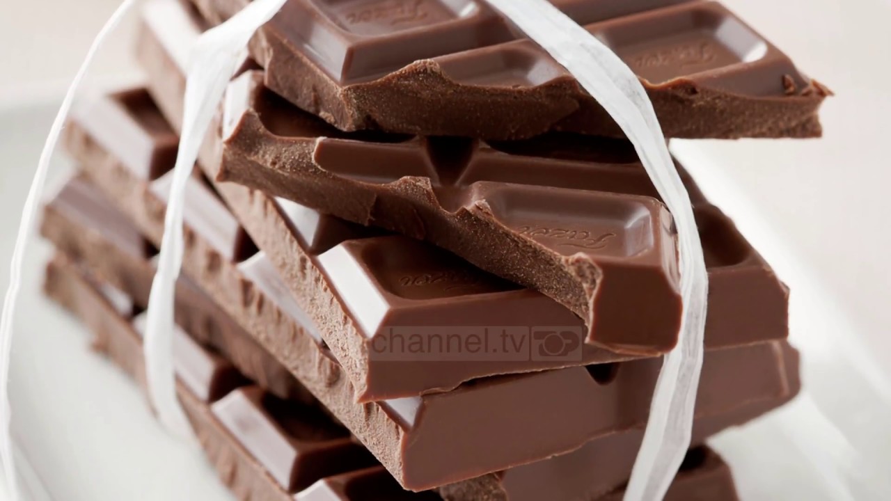 Шоколад и здоровье. Полезный шоколад. Польза шоколада. Шикарный шоколадный плитки.
