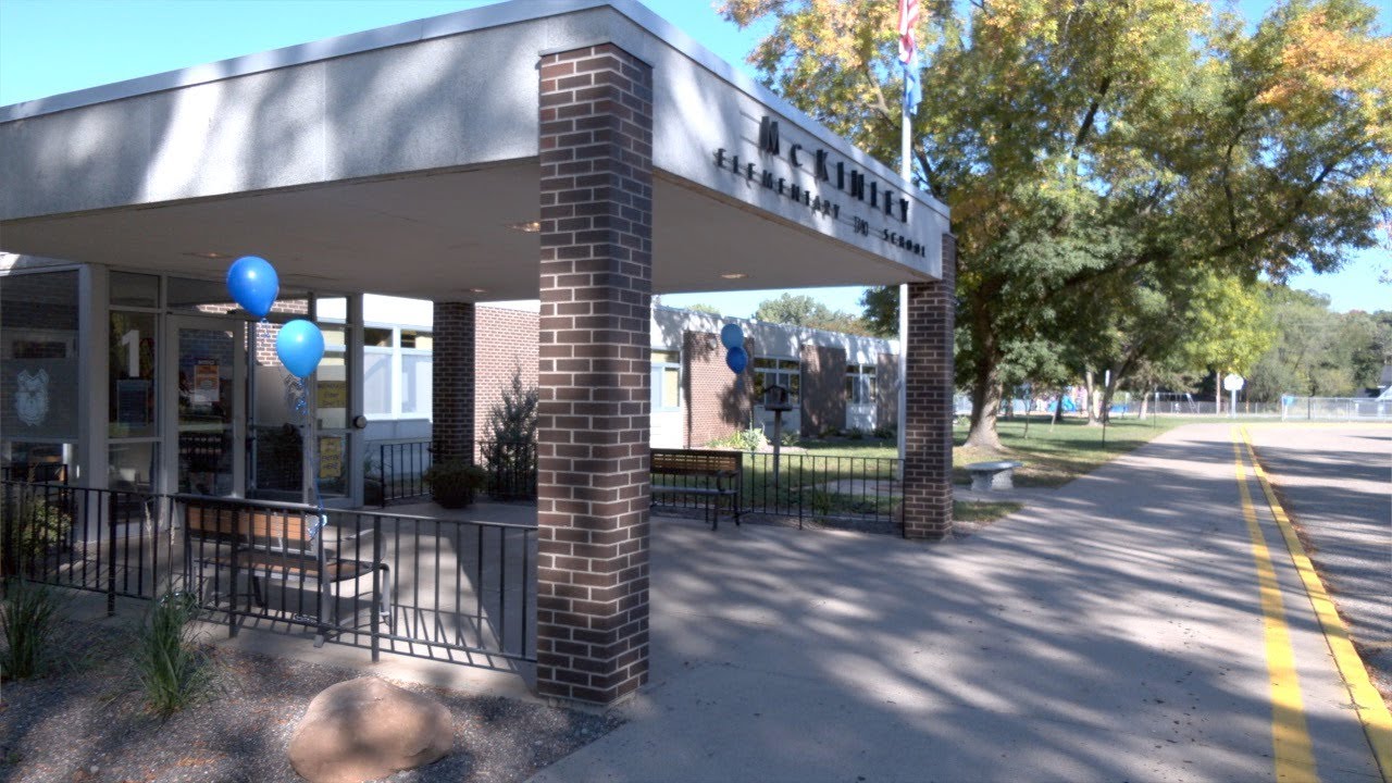 Two AnokaHennepin Schools Named Blue Ribbon School by U.S. Dept. of Ed