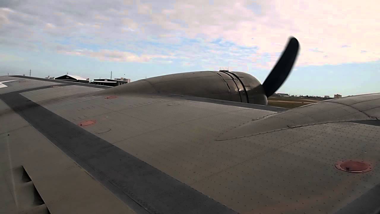 B17 Thunderbird landing at Galveston - from radio op seat