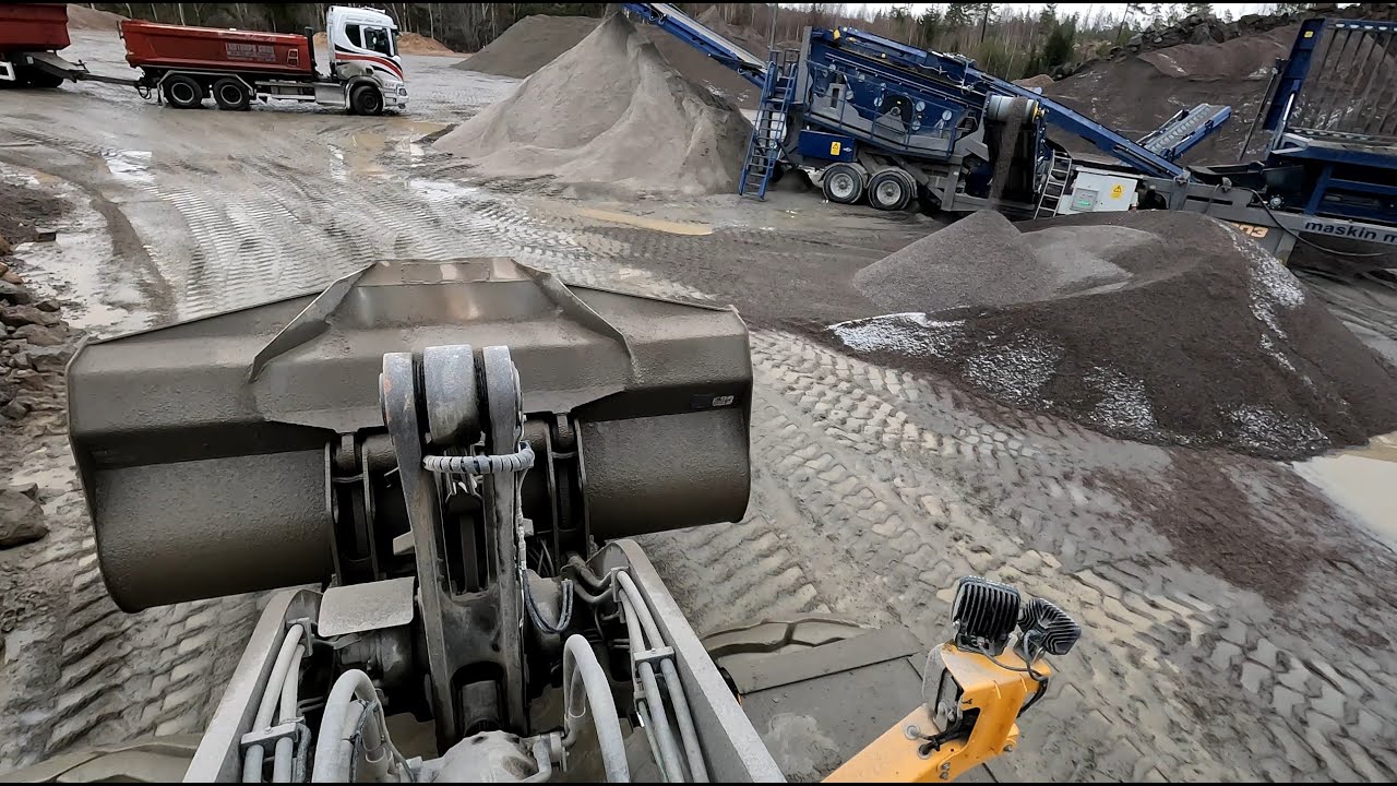 A day at work Volvo L180H wheel loaders
