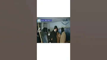 شاهد قبل الحذف لحضة اعدام صدام حسين اشترك بل قناة وفعلو الجرس ليصلكم كل جديد 