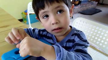 stack the countries map it Australia (Oceania) Continent by 3,5 yo kid Mark Hayes