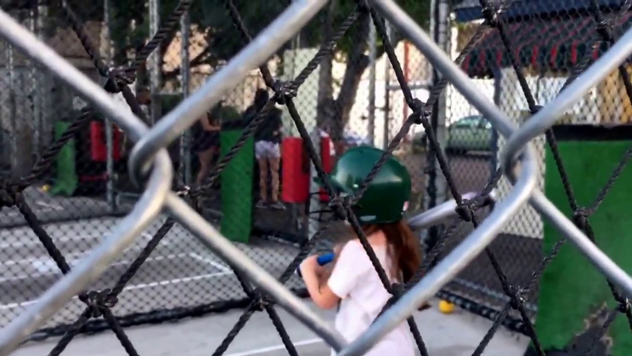 camera iphone 8 plus apk Eleasha in the batting cages