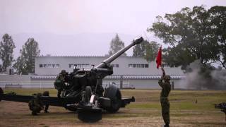 2013年11月2日　榴弾砲、陸上自衛隊松山駐屯地創立５８周年記念行事