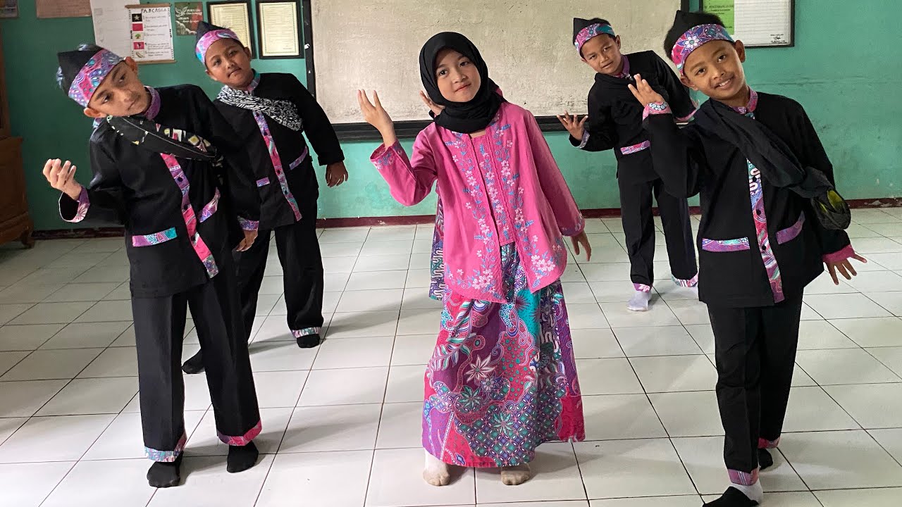 Tari Cepot Kelas III A 2022/2023