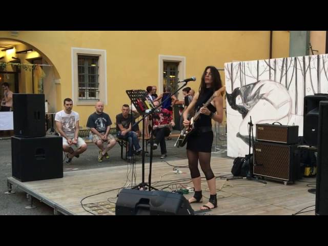 Dagger Moth - Grow a shell (live @ Arti Vive Festival, Soliera 01.07.16) adlı videoyu YouTube'da izle Dagger Moth - Grow a shell (live @ Arti Vive Festival, Soliera 01.07.16) adlı videoyu YouTube'da izle