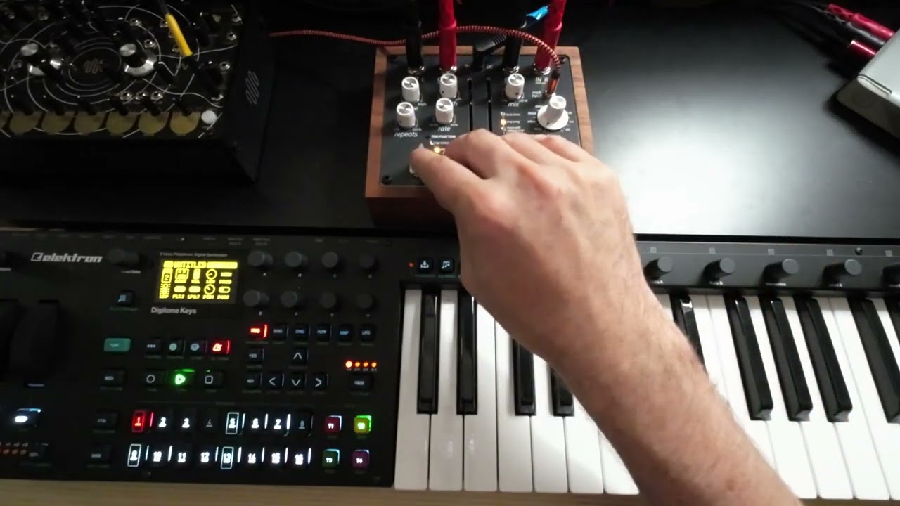 LAND+VONGON ONSET: Guitar Synthesizer Sound 05/02/22 - YouTube