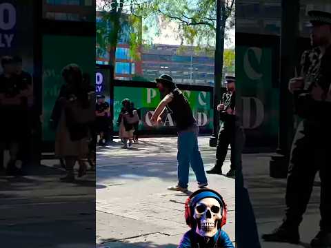 CRAZY MAN Wants To FIGHT Someone In PICCADILLY