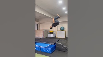 Easy Backflip Tutorial 😍 #sideflip #tutorial #flip #parkour #freerunning #tamil