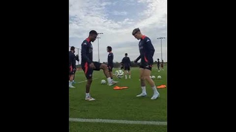 GARNACHO AND AMAD JUGGLING SKILL IS WORLD CLASS IN TRAINING